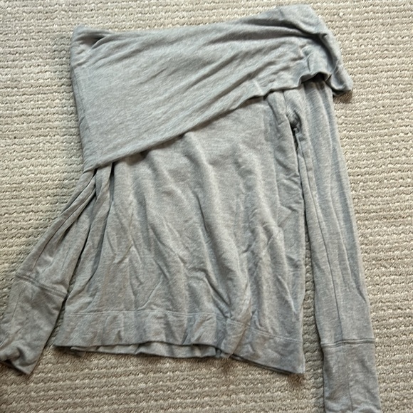 Luxletic off the shoulder top - Picture 4 of 4